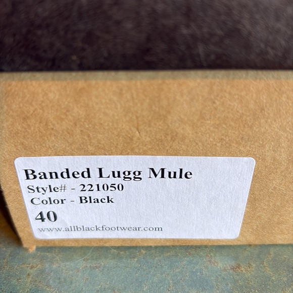 All Black Lugg Mule New in box sizes 40 (9) color is Black - Picture 4 of 9